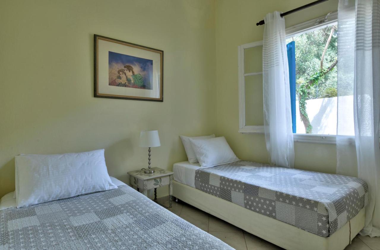 Villa Serena Nisaki  Buitenkant foto